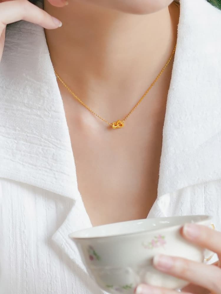金 ネックレス 小粒結び目モチーフ繊細ネックレス