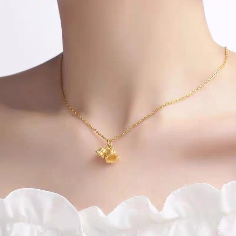 ゴールドアクセサリー 鈴蘭の雫ペンダントネックレス