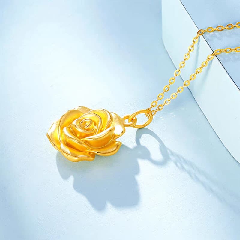 ゴールドアクセサリー 可憐な薔薇モチーフネックレス