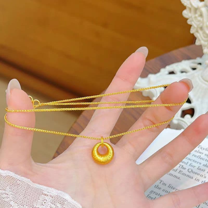 ゴールドアクセサリー 渦巻きモチーフ ペンダント ネックレス