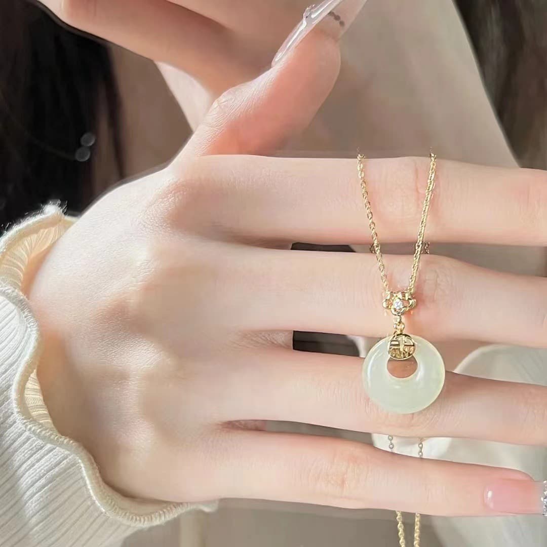 ゴールドアクセサリー 翡翠ディスク ネックレス