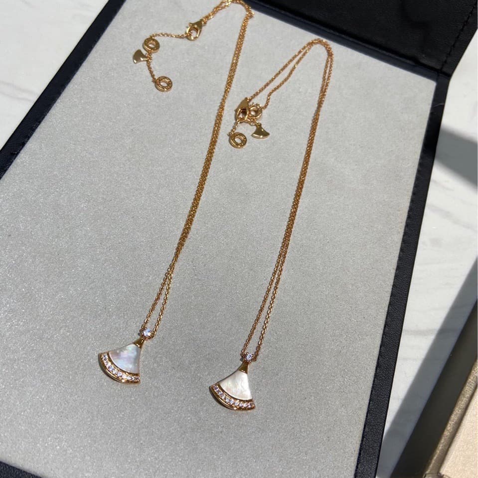ゴールドアクセサリー 扇型真珠のペンダントネックレス