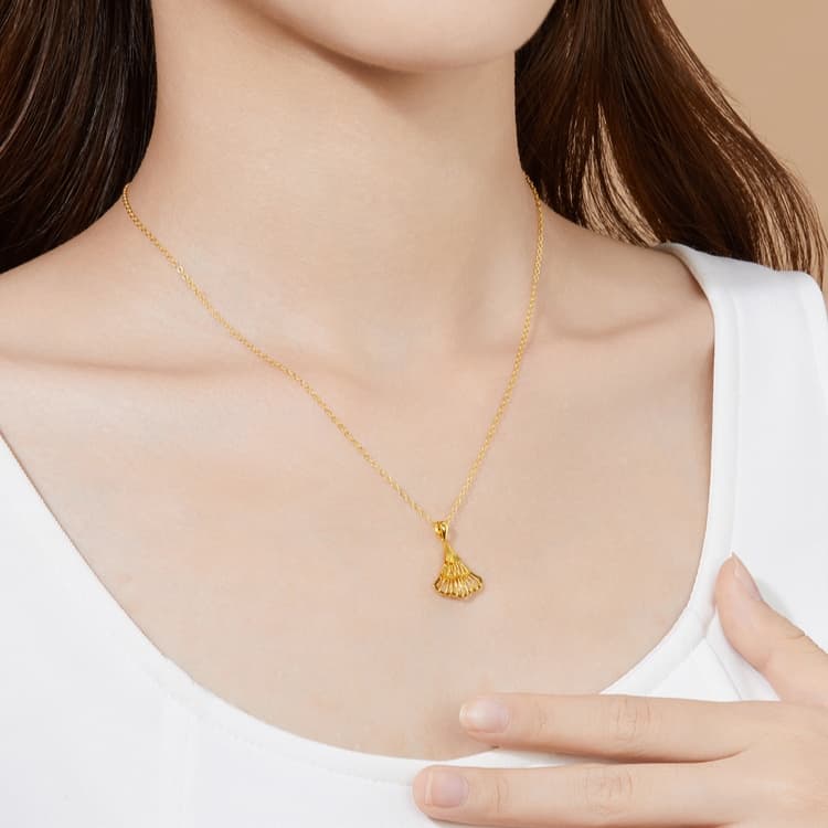 ゴールドアクセサリー 扇モチーフ ネックレス