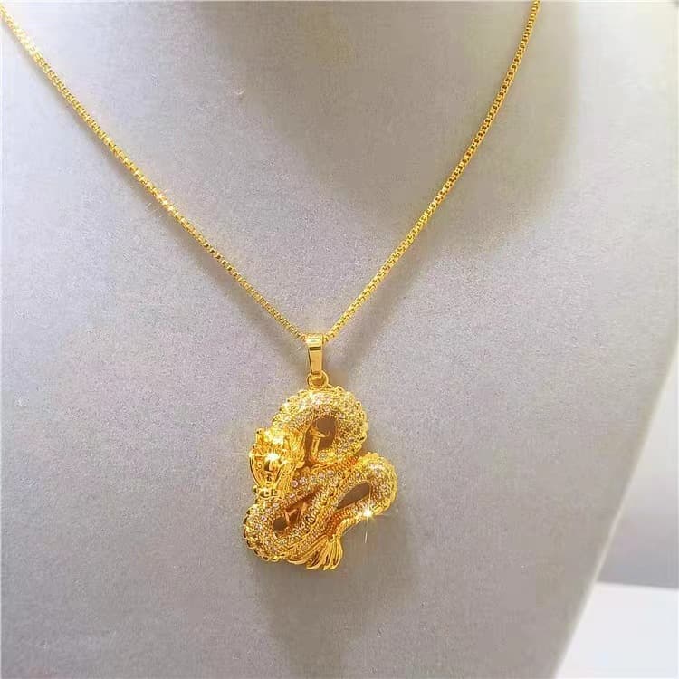ゴールドアクセサリー 皇帝の龍 ペンダントネックレス