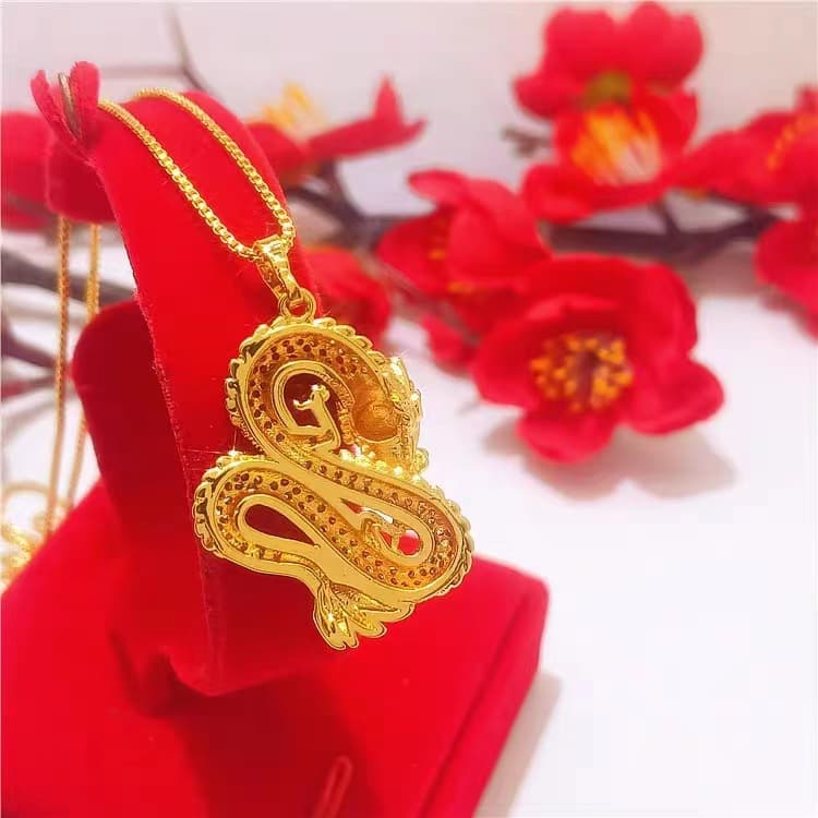 ゴールドアクセサリー 皇帝の龍 ペンダントネックレス